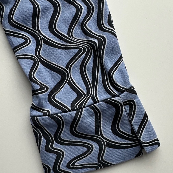 Diane Von Furstenberg Wavy Patterned Wrap Dress - Picture 4 of 6